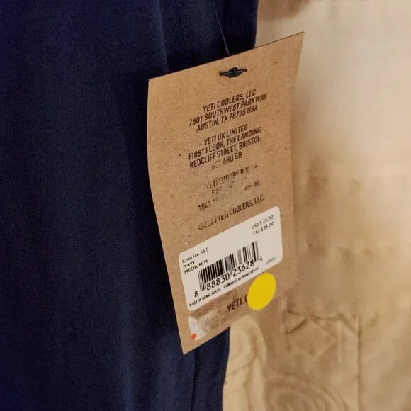 🧊 YETI "Ice Cold YETI" Navy T-Shirt - NWT Women's Medium - Picture 6 of 6